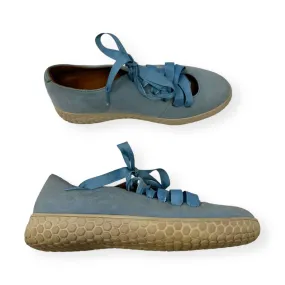 Blue Shoes Sneakers L’Amour des Pieds, Size 5.5